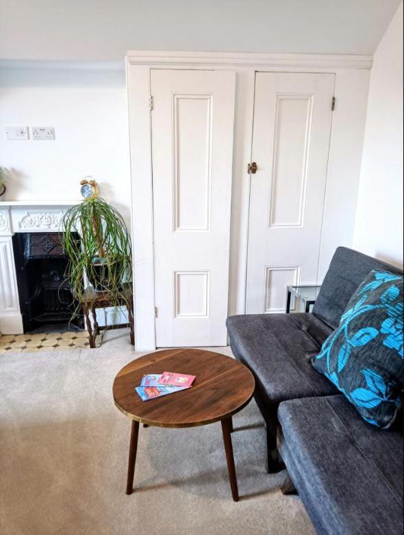 Stylish 2-Bed Flat, Quick Access To London Sights Apartment Exterior photo