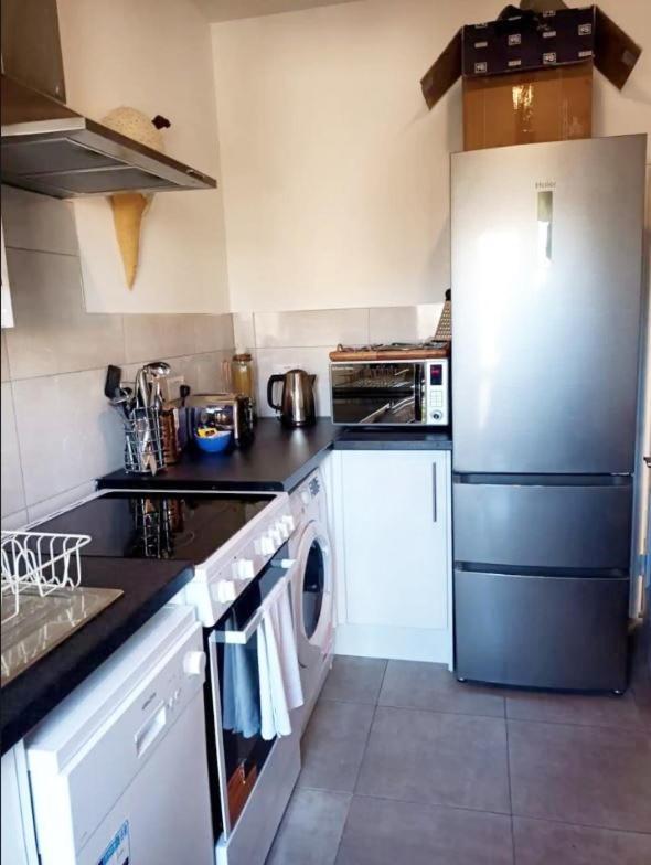 Stylish 2-Bed Flat, Quick Access To London Sights Apartment Exterior photo