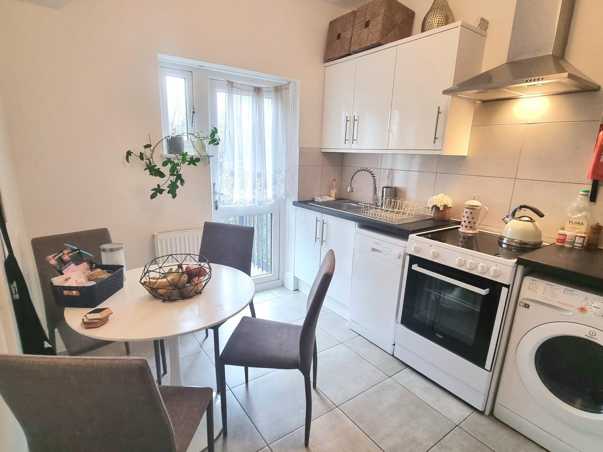 Stylish 2-Bed Flat, Quick Access To London Sights Apartment Exterior photo